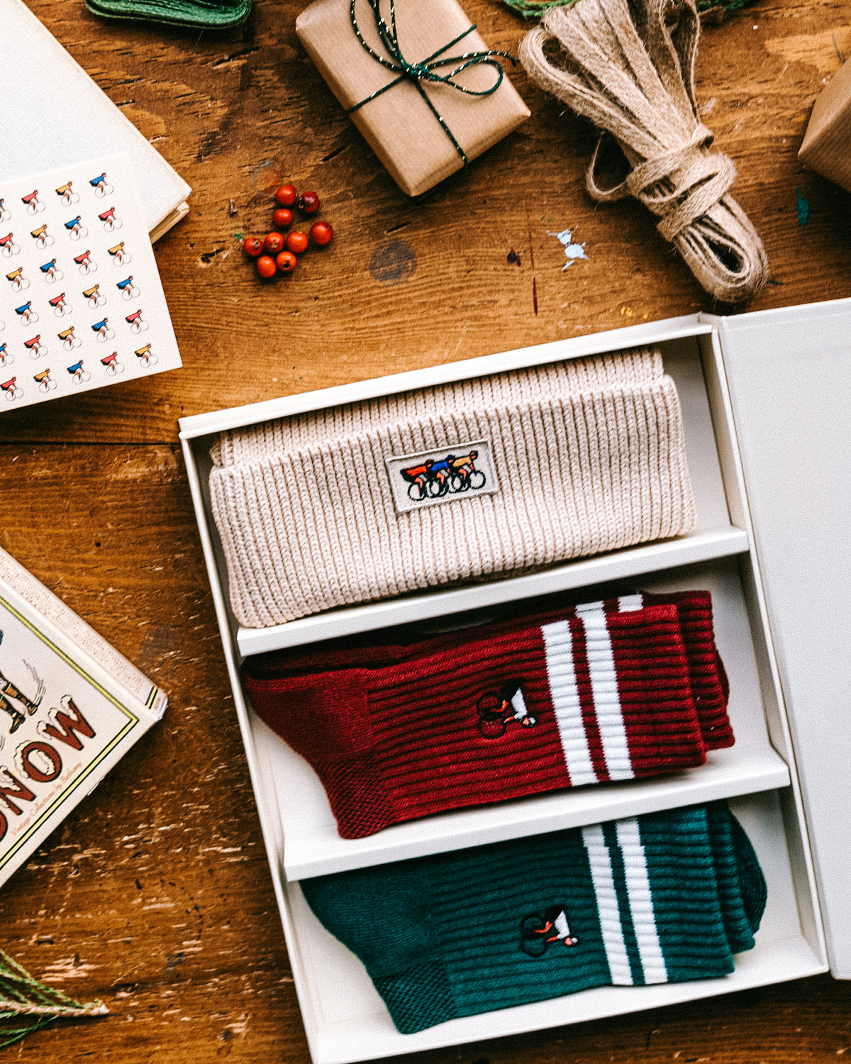 Gift Box - Beanie & 2 Pairs of Socks